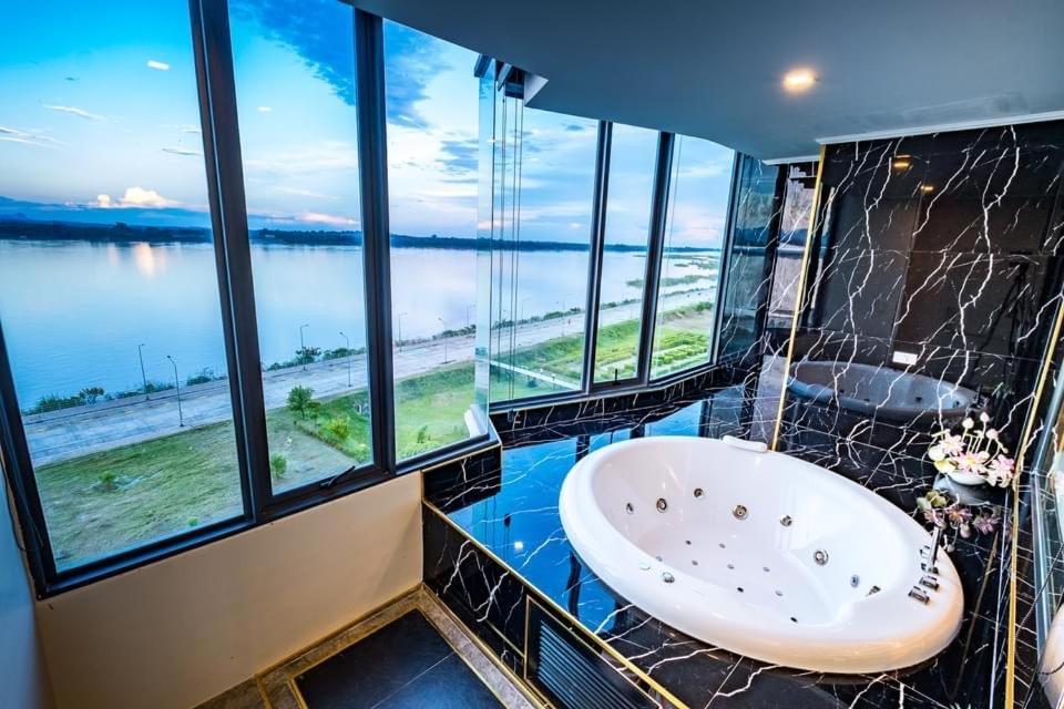Mekong Heritage Hotel Nakhon Phanom Buitenkant foto